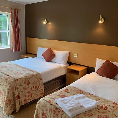 Fernhill Lodge Каригалайн Екстериор снимка
