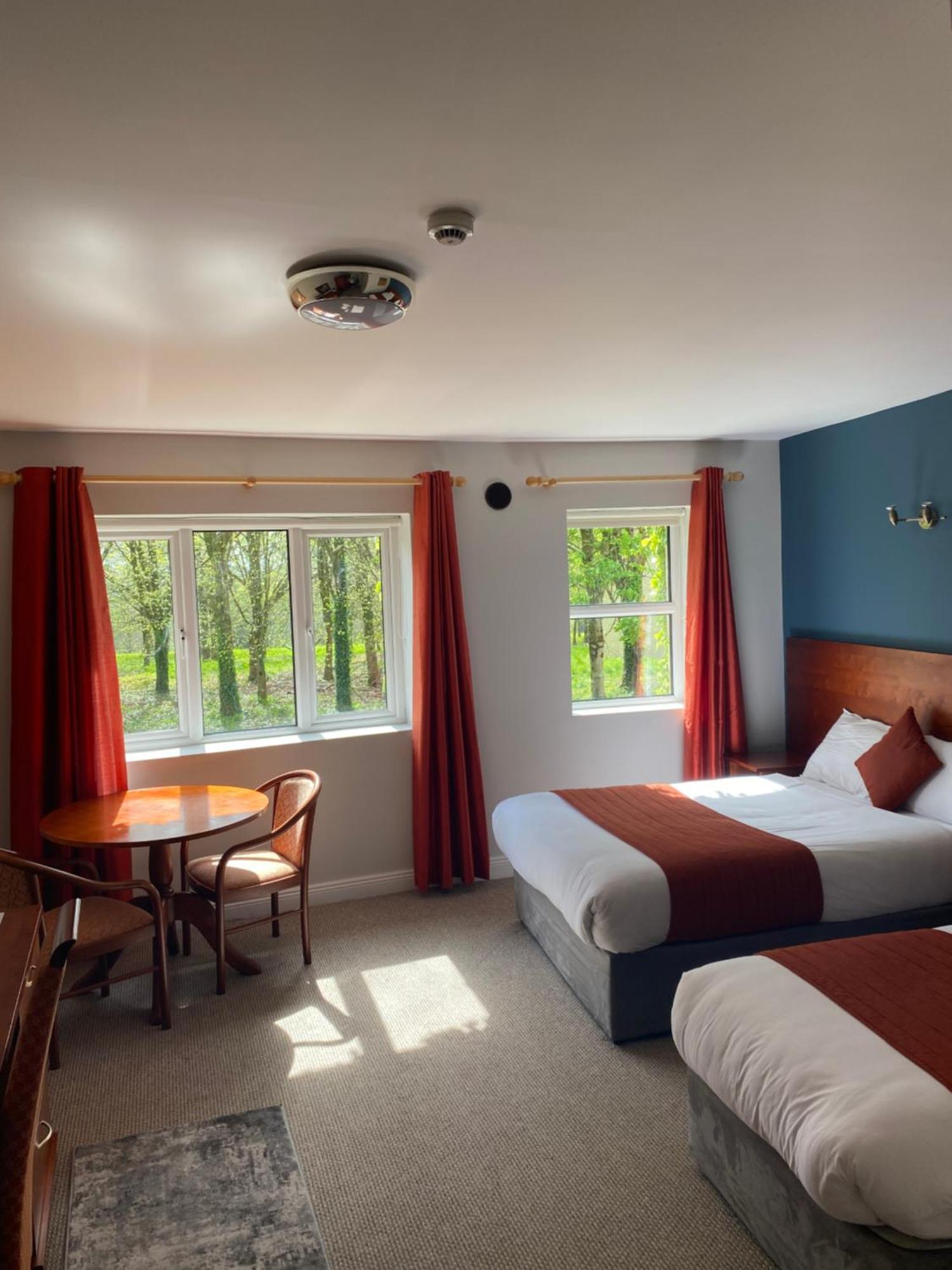 Fernhill Lodge Каригалайн Екстериор снимка