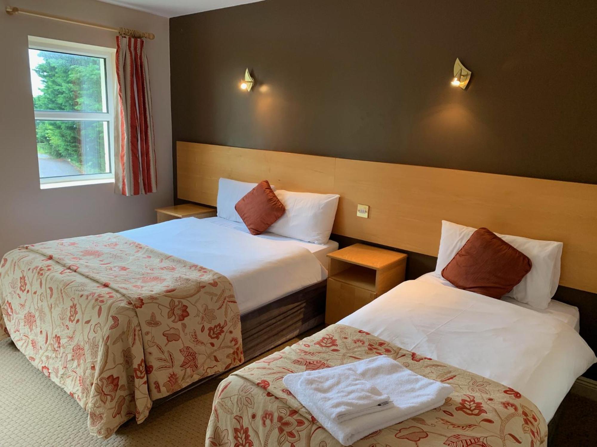 Fernhill Lodge Каригалайн Екстериор снимка